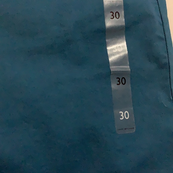 Tommy Hilfiger men’s shorts size 30 - Picture 2 of 9